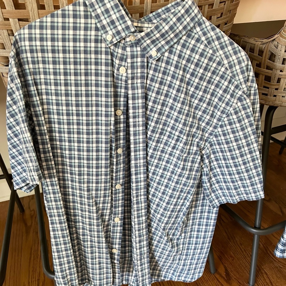 UNTUCKit Mens L Short Sleeve Button Down
